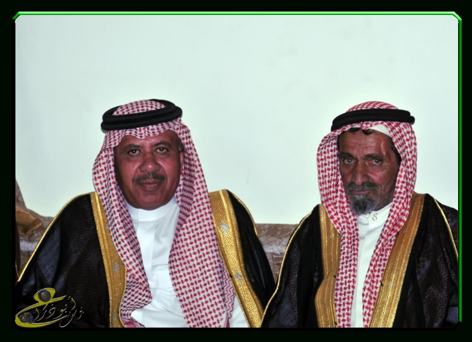 نقره لتكبير أو تصغير الصورة ونقرتين لعرض الصورة في صفحة مستقلة بحجمها الطبيعي