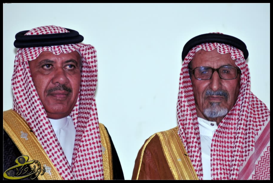 نقره لتكبير أو تصغير الصورة ونقرتين لعرض الصورة في صفحة مستقلة بحجمها الطبيعي