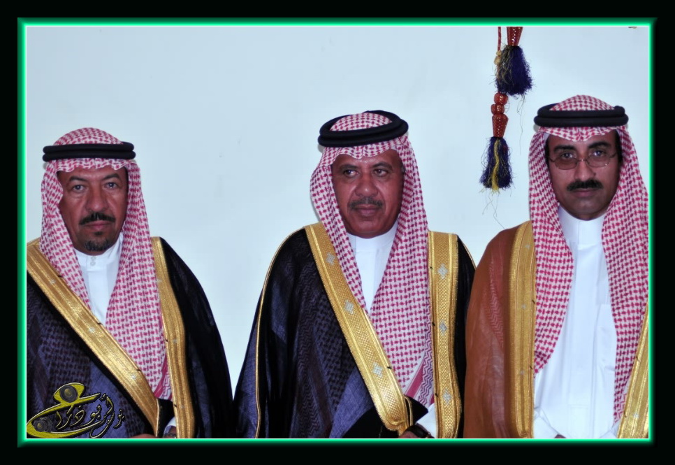 نقره لتكبير أو تصغير الصورة ونقرتين لعرض الصورة في صفحة مستقلة بحجمها الطبيعي