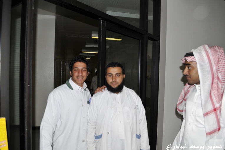 نقره لتكبير أو تصغير الصورة ونقرتين لعرض الصورة في صفحة مستقلة بحجمها الطبيعي