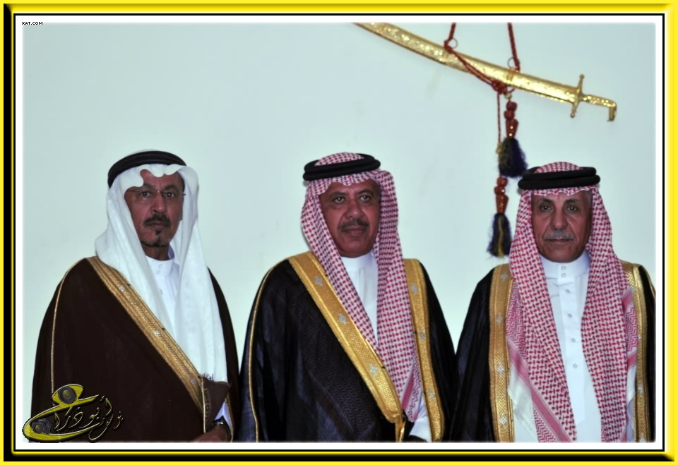 نقره لتكبير أو تصغير الصورة ونقرتين لعرض الصورة في صفحة مستقلة بحجمها الطبيعي